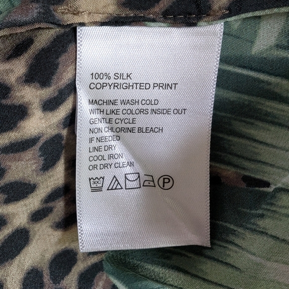 Tommy Bahama Jungle Animal Print Silk Button Down Shirt sz M - Picture 3 of 4